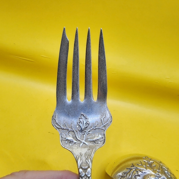 1847 Rogers Bros. Charter Oak Silverplate Gravy Ladle, Fork - Picture 5 of 9